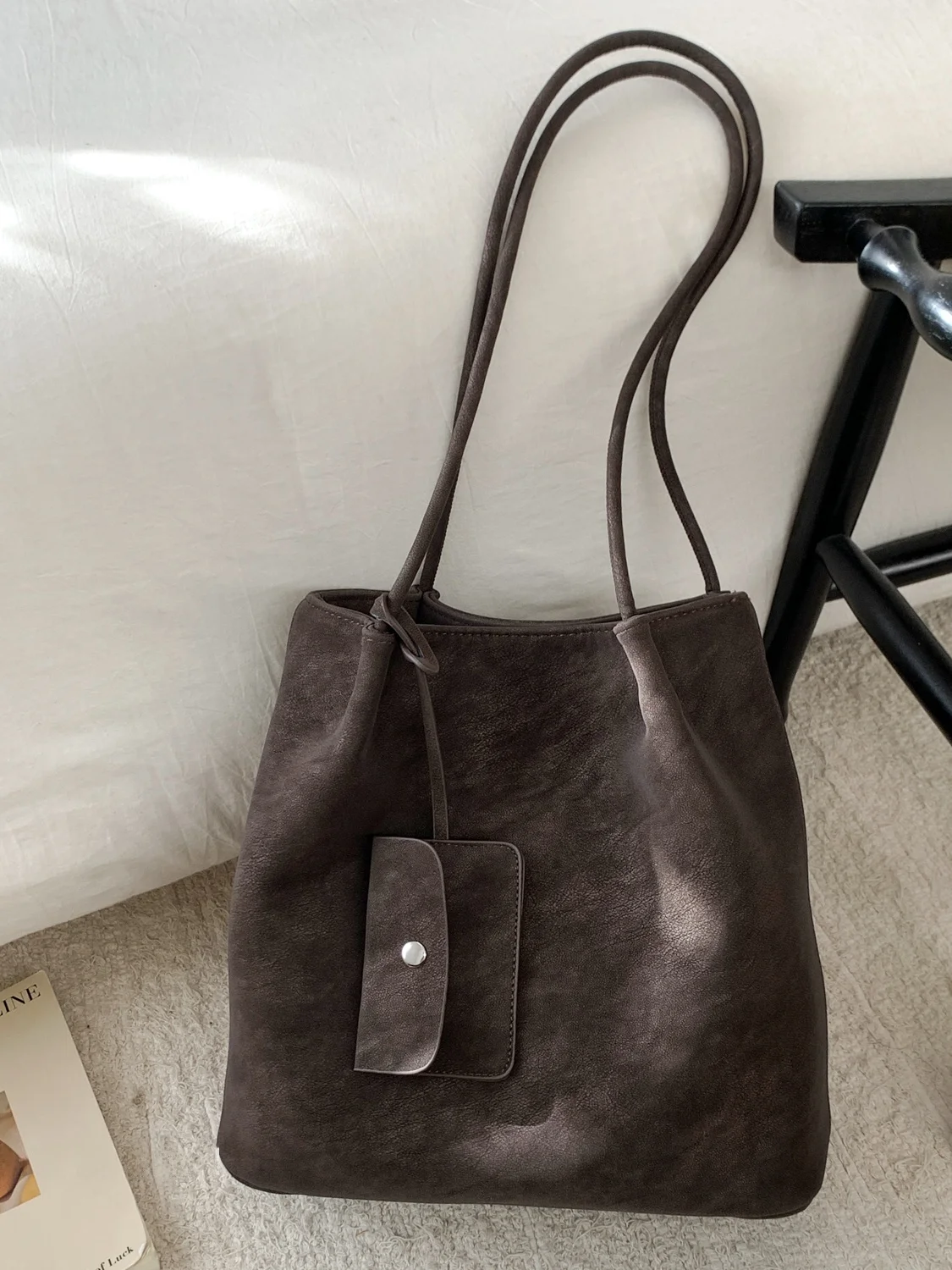 

Ele Vintage Women's Buet Bag Commuter oulder Tote Bag Faionable Versatile PU Leather Magnetic Bule Closure