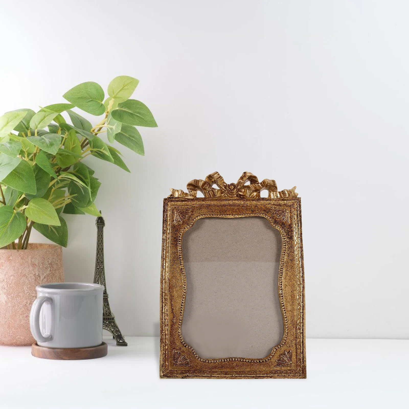 

Decorative Resin Photo Frame Minimalist Style Indoor Picture Frames Desk Photo Props Vintage Design Picture Frames