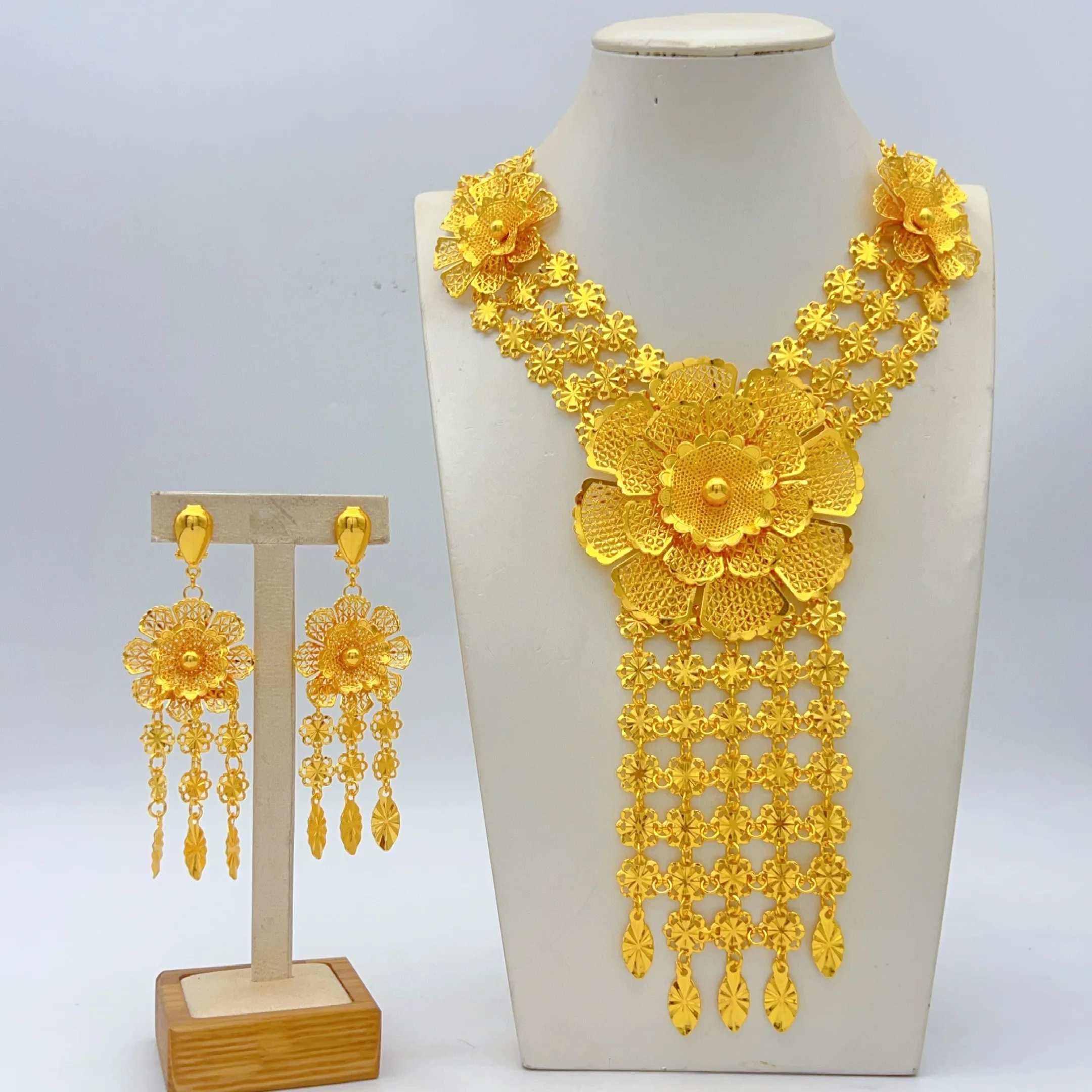 Luxury Dubai Long Flower Necklace and Earrings Set