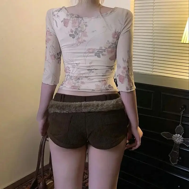 2026 New Simple and Gentle Flower Printed Mesh Slimming Top with Square Collar Bottom Design and Spicy Girl Style Daily Style