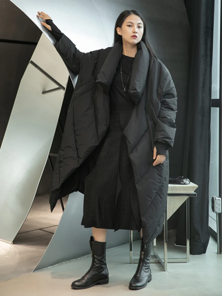 [EAM] Loose Fit Black Long Down Jacket New Stand Collar Long Sleeve Warm Women Parkas Fashion Tide Autumn Winter 2026 1DD1640