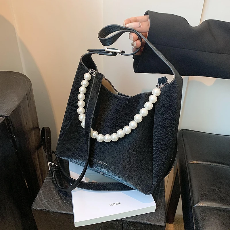 

2024 Summer New Fashionable High Quality Soft Leather Bucket Bag Women's Shoulder Bag Handbag Pearl Light Luxury Design