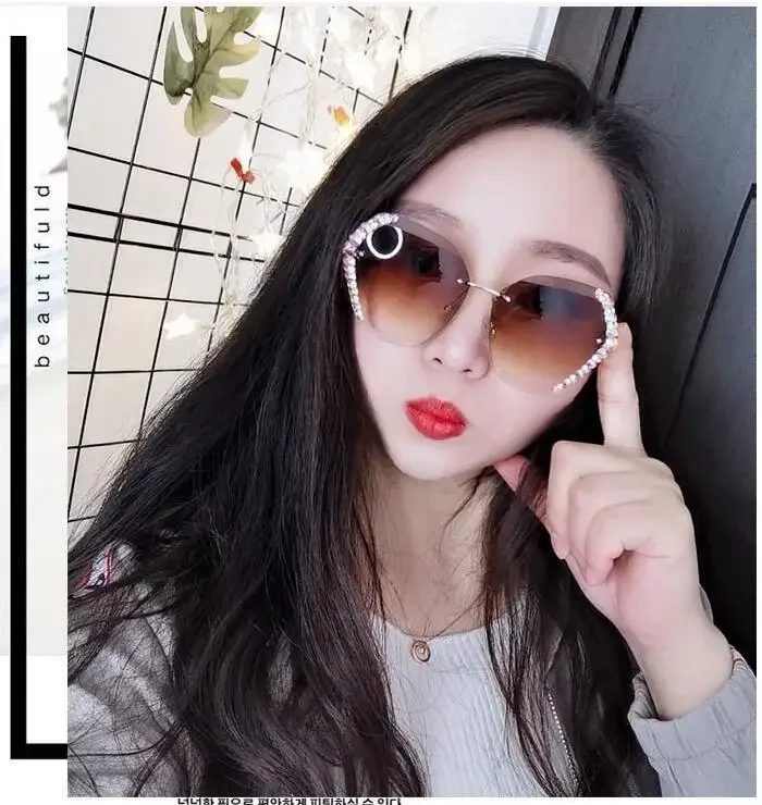 2024 Luxury Round Gradient Sunglasses Women Metal Curved Ladies Eyewear Ocean Rimless Sun Glasses Women's driving sunglasses