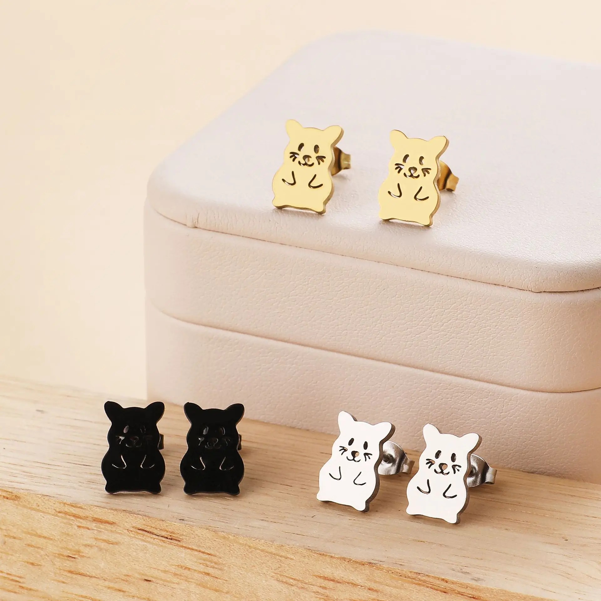 2025 new stylish and cute hamster-shaped stud earrings for women, versatile and personalized earrings for ladies, small gifts fo