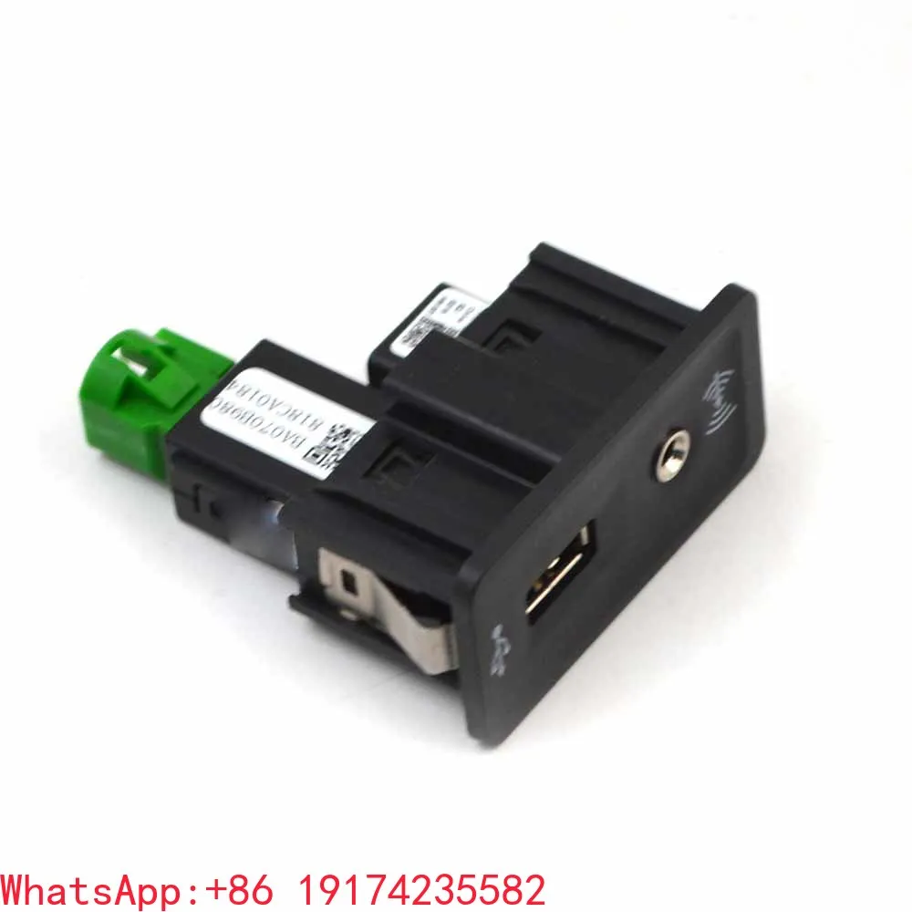 

For VW Golf 7 MK7 VII for Passat B8 CarPlay Media USB AUX Switch MIB2 MDI USB AMI Adapter Plug Socket 5Q0035726E 5Q0 035 726 E