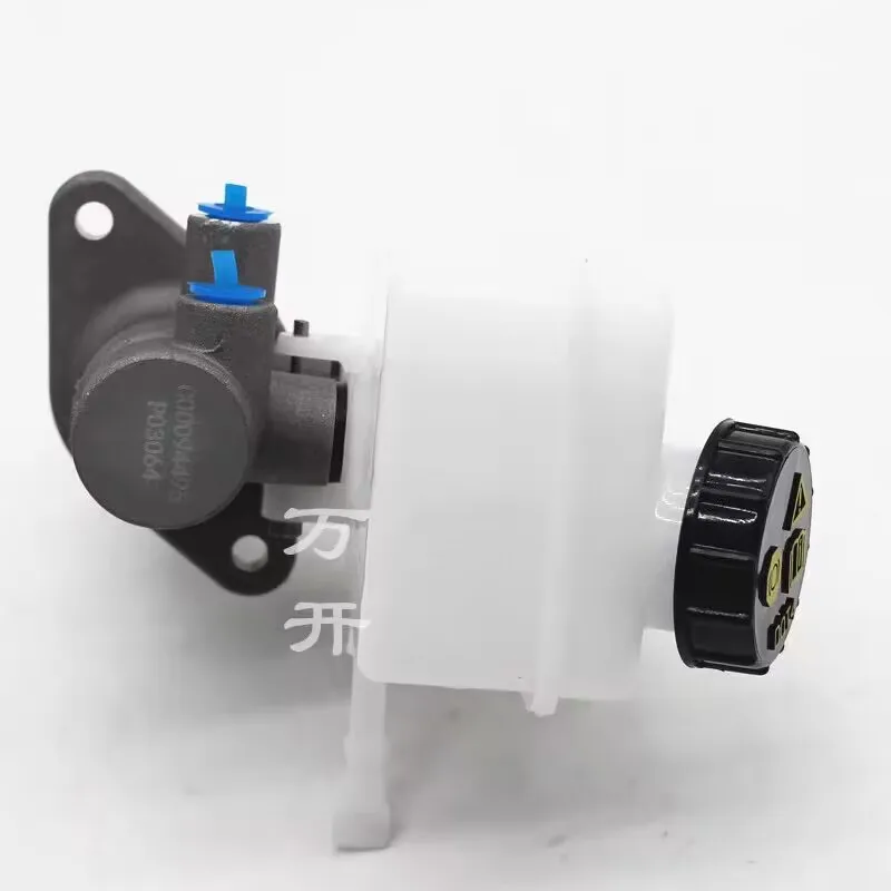 SAIC MAXUS V80  Brake Master Cylinder Vacuum Booster Pump With Oil Tank  for SAIC MAXUS V80 C00094495 P03064