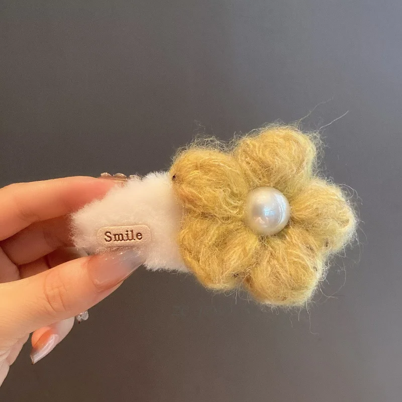 

Autumn and Winter Atmosphere Hair Clip Internet Celebrity Plush Hairpin for Women Cute SidebbHairpin Accessories KoreainsYarn Ha