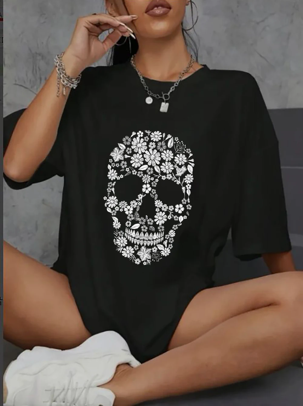 

Skeleton Head Flower Graphic Tee Gothic Style Grunge Hipster Oversized Black T-Shirt Women Clothing Halloween Gift