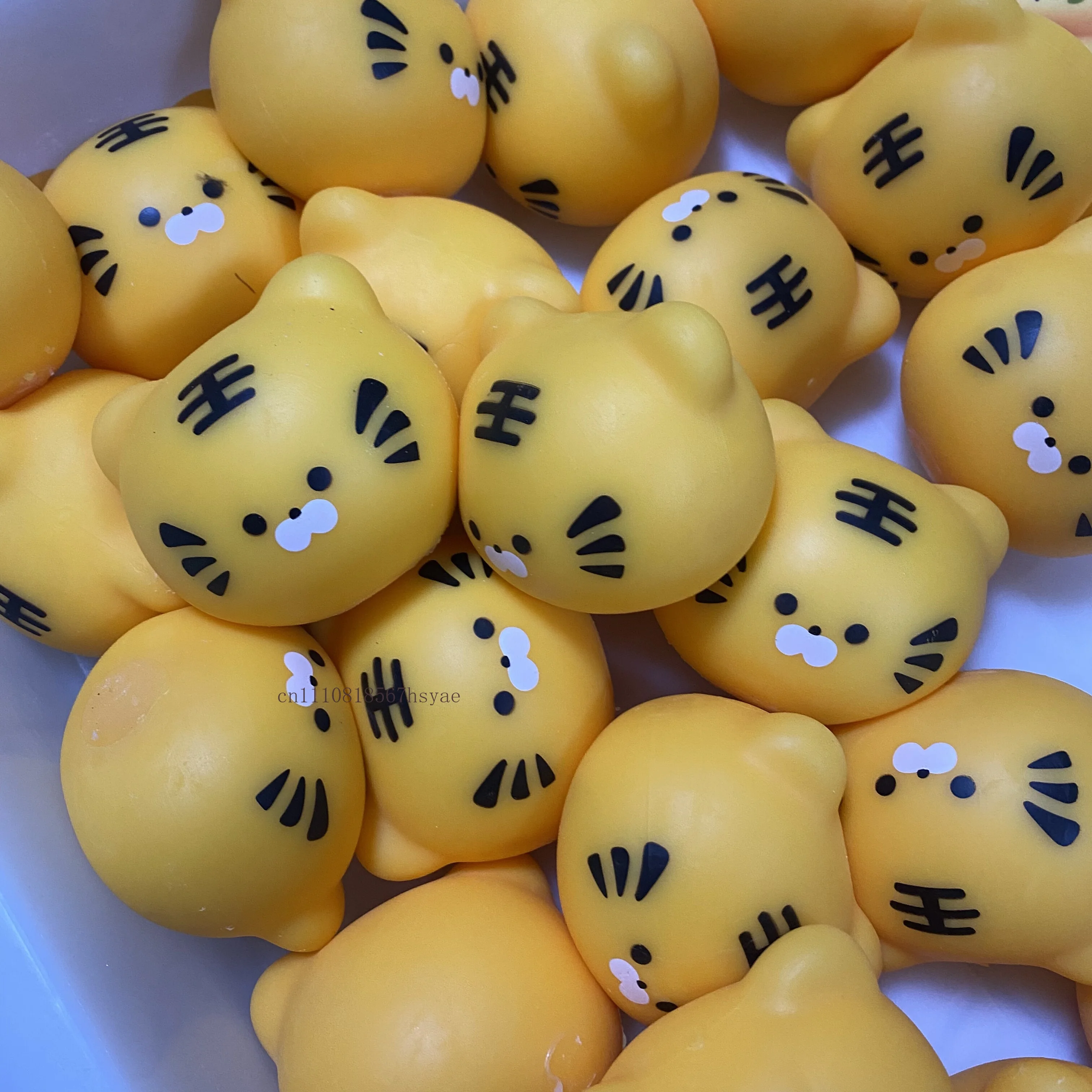 Mini Niedlicher Kleiner Tiger Knuspriger Quetschball Runde Blöcke Gefüllt ASMR Anti-Stress Handentspannung Geschenk Spielzeug – Detail 4