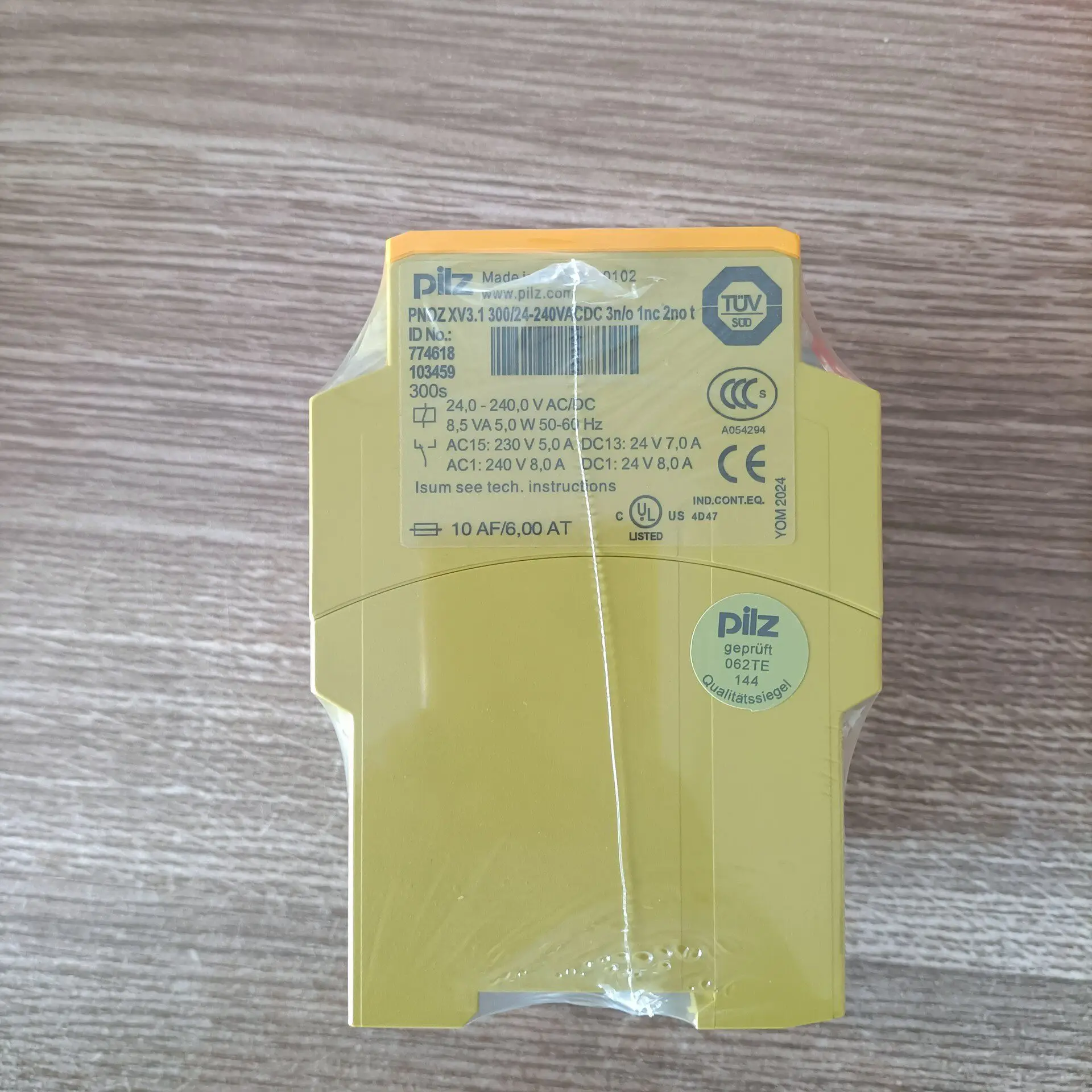 PILZ Pilz safety relay PNOZ XV3.1 brand new original genuine in Stock
