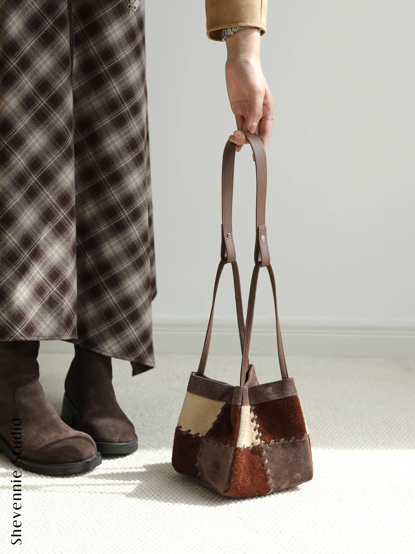 

Evennie 2025 тканая лоскутная сумка-ведро ручной работы, кожаная бархатная повседневная сумка-тоут с геометрическим узором для молодежи