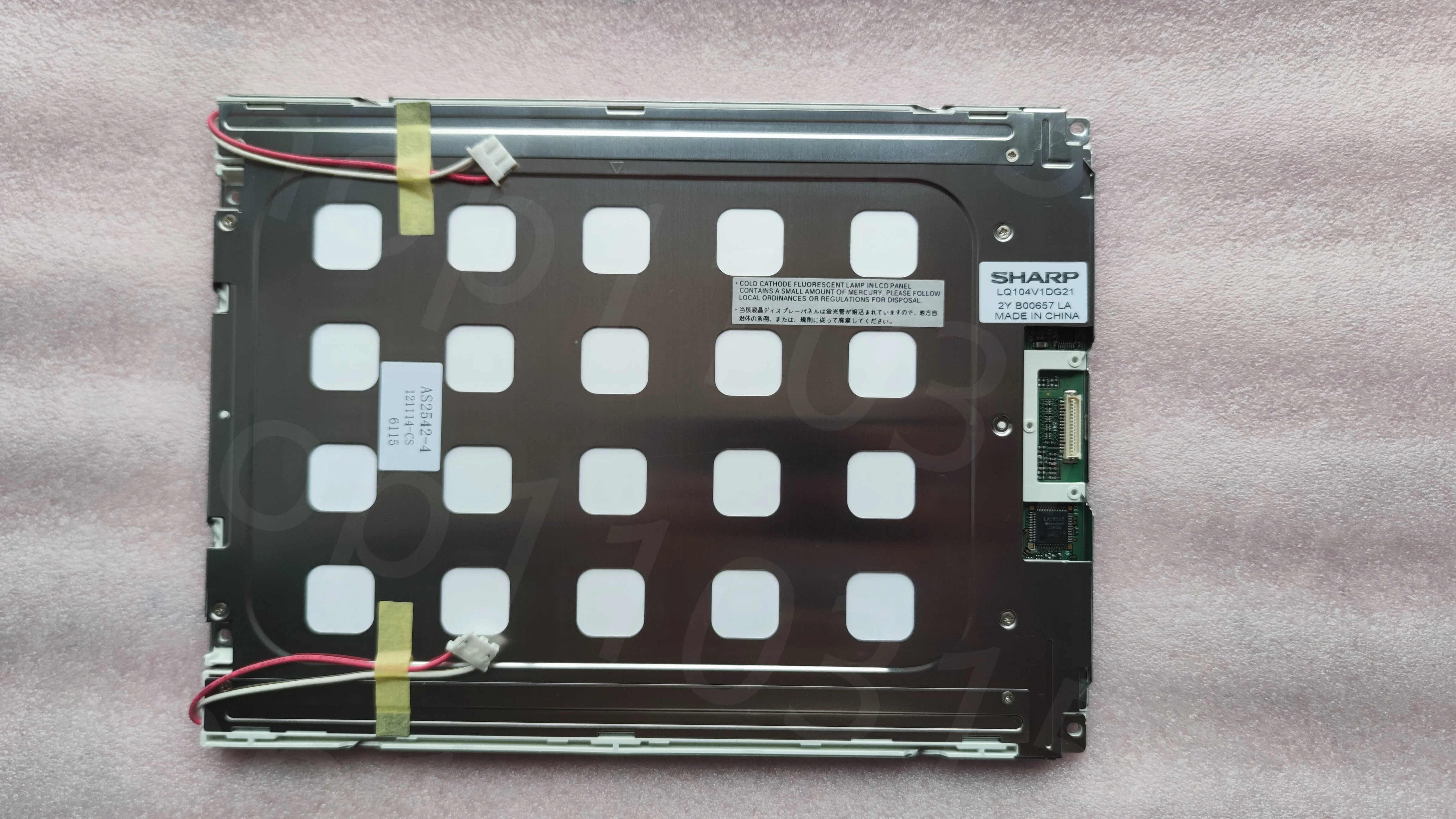 

Suitable for LQ104V1DG21 industrial computer LCD display panel 640*480 free shipping