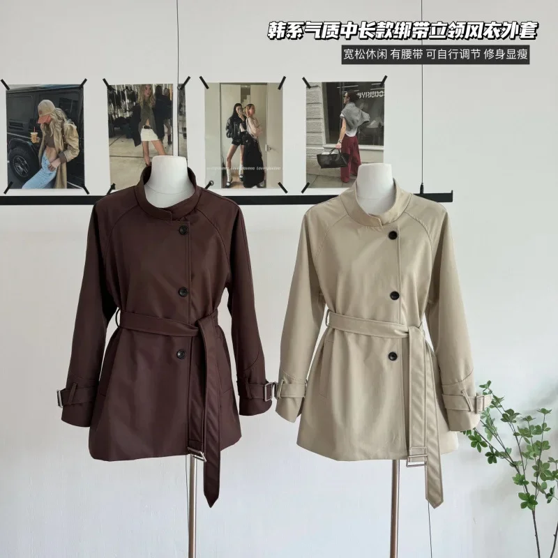 Trench da donna di media lunghezza, nuovo stile autunnale 2025, sensazione di fascia alta, vita stretta, legato, cappotto elegante da donna.