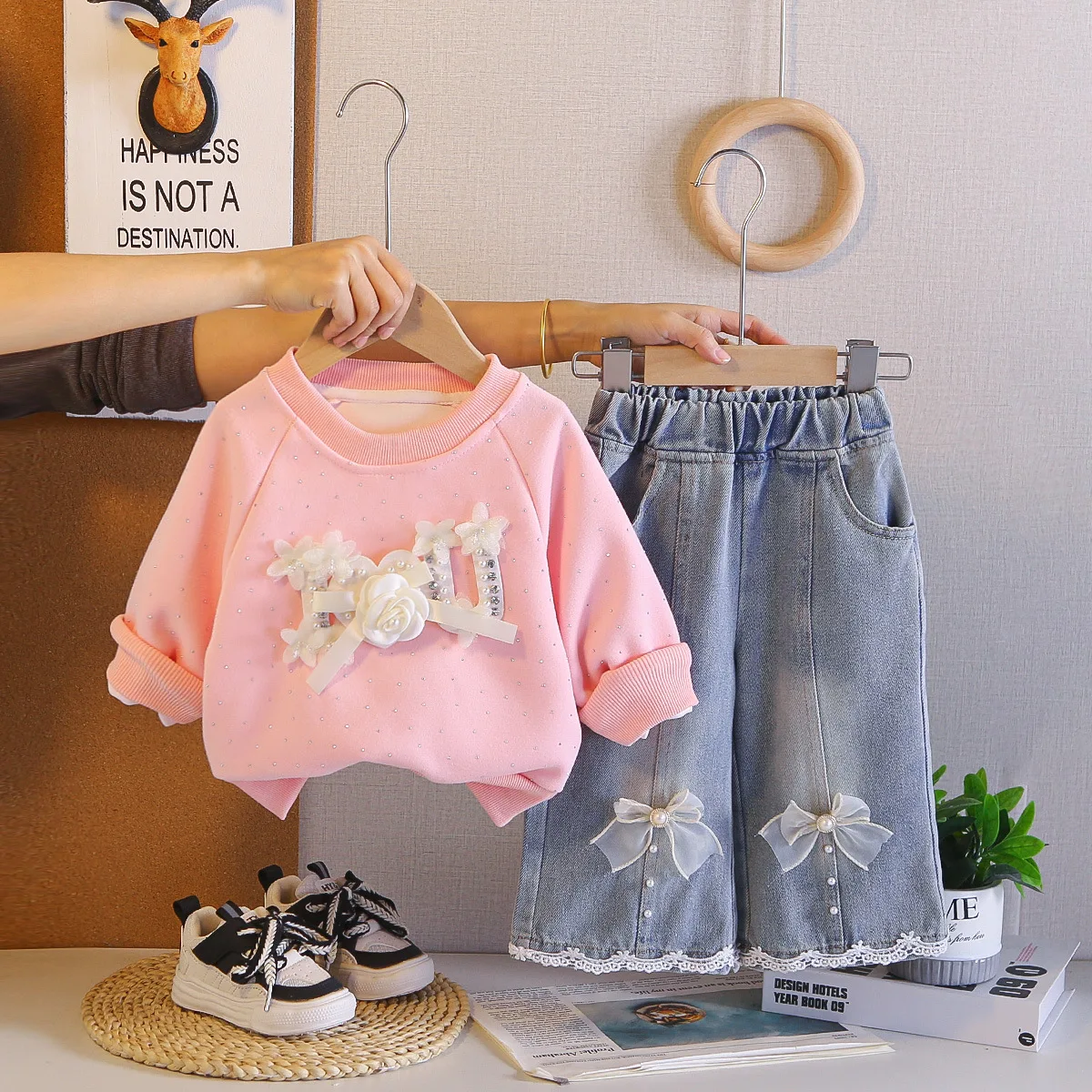 Little Girls Sparkle Rhinestone 3D Floral Bow Sweatshirt & Lace Mesh Bow Cropped Jeans Girls Two Piece Spring Sweet Daily Suit