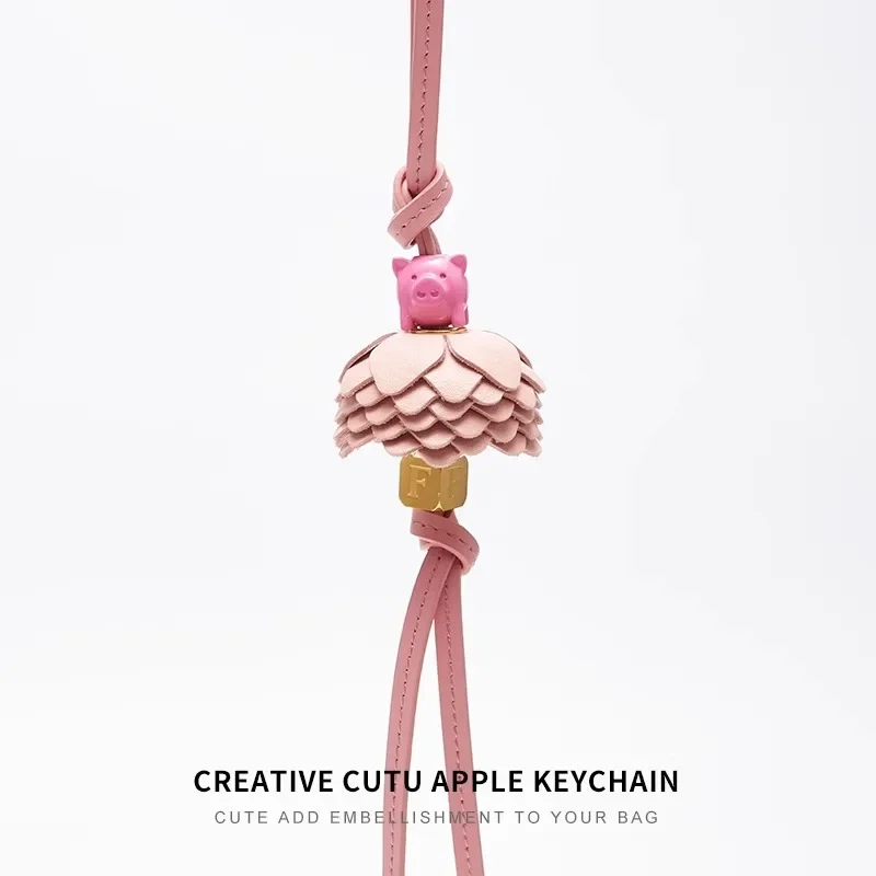 

2025 модный легкий роскошный стиль, продвинутые аксессуары для багажа, брелок из металлической кожи, модный тренд, автомобильный брелок для творчества