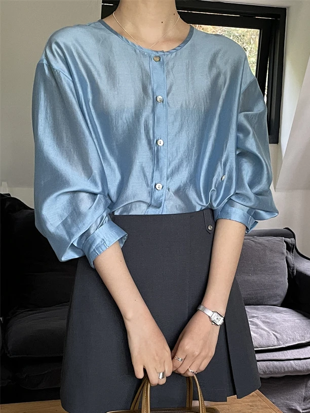 

Новые весенние блузки 2026 года из вискозы: высококачественные, однотонные, с круглым вырезом, длинными рукавами, простые, легкие, свободные, для девушек.