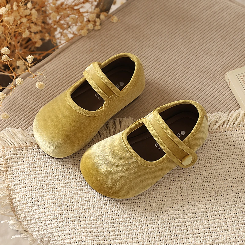 Girls' Retro Velvet Mary Jane Shoes 2026 New Round Toe Simple Design Lightweight Children's Shoes Shallow Mouth Single Shoes