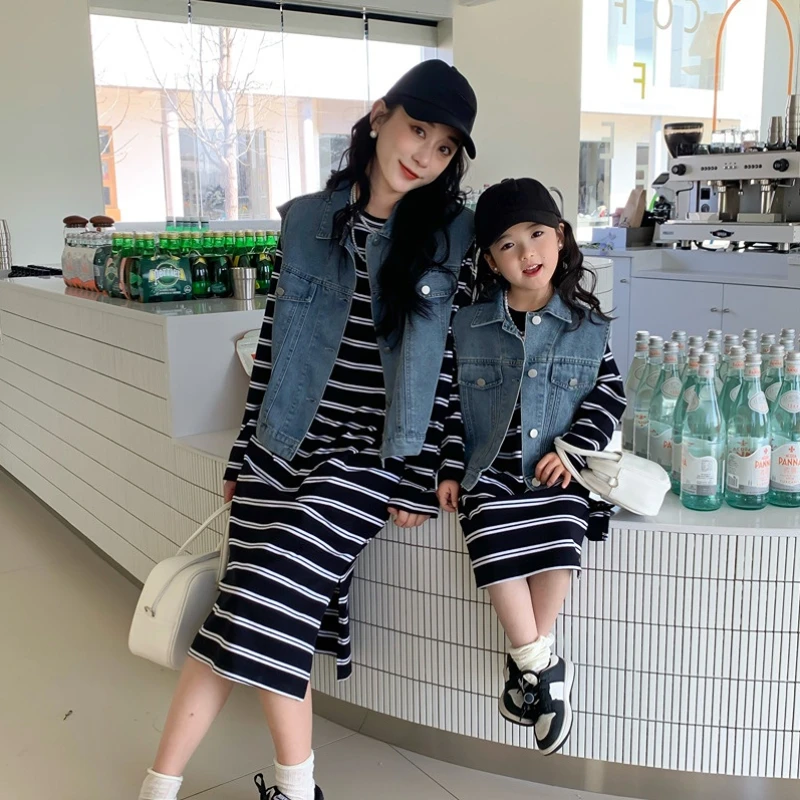 

Mother Daughter Combinations Dress Mum and Baby Girl Matching Dresses Fashion Kids Denim Vest Women Sleeveless Jacket Outfits