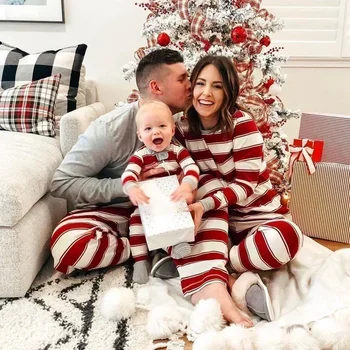 Merry Christmas Outfits Mother Father Kids Matching Pajamas Set Striped Casual Loose Pyjamas Xmas Family Look Holiday Wear Gift