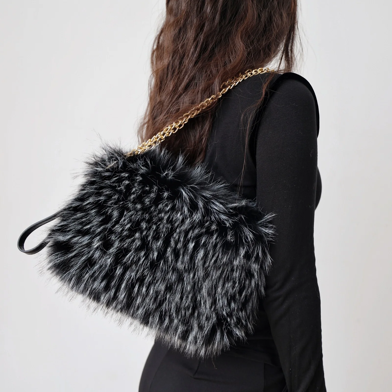 

Fluffy Faux Fur Bags for Women Shoulder Bag Winter Soft Plush Handbag Ladies Clutch Pouch Chains Crossbody Bag NEW Shopper Tote