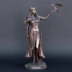 Estatuas de resina de la diosa Celta de la batalla con Cuervo y espada, Estatua con acabado Morrigan de bronce, copa de cabeza fantasma, artesanías de resina