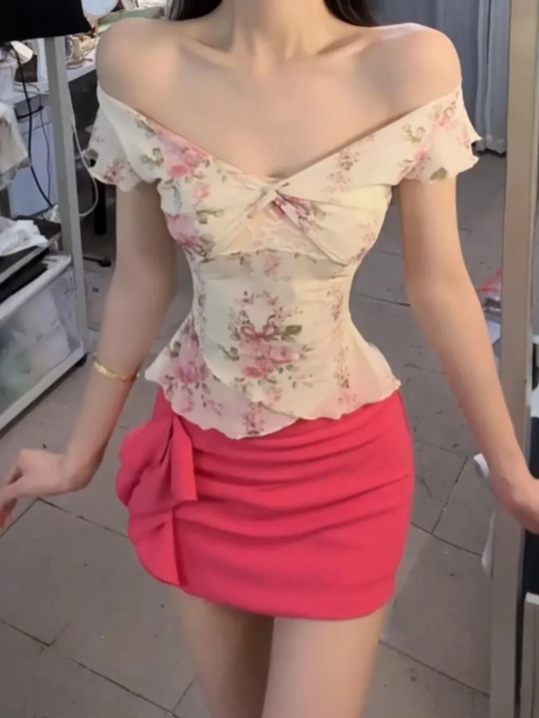 

Unique Half-length Skirt One-Shoulder Bodycon Two-Piece Set Sisterly Style Summer Fashion Casual Cotton V-neck Short Sleeve