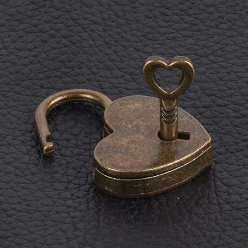 1pc Heart Lock Vintage Heart Shape Mini Padlock Bag Travel Suitcase Luggage Box Case Key Lock Suitcase Locker Case With Key