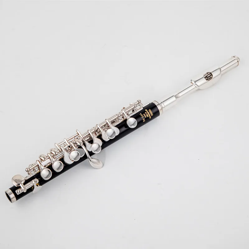

JAPAN YPC-32 C Tuned Short Flute Black Gold Key with Rubber Wood Tube Body Black Cloth Box Piccolo Instrument