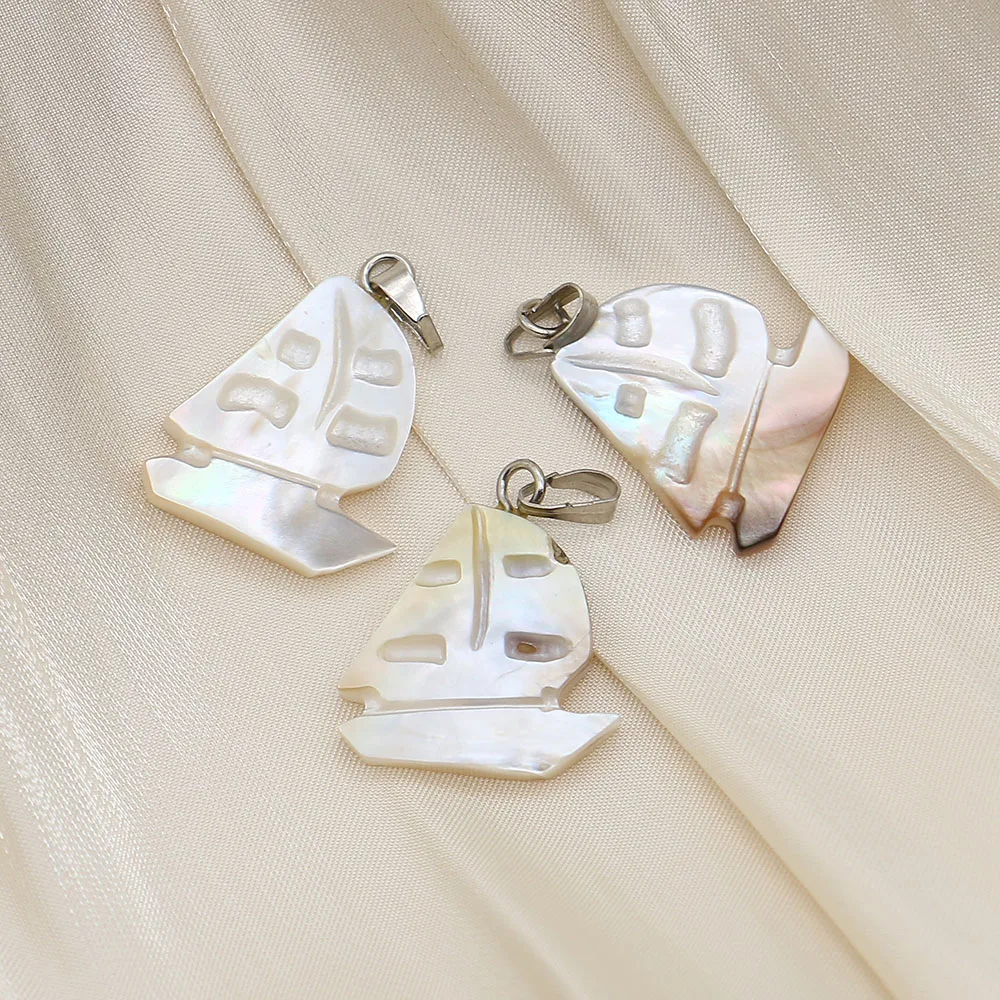 Single-sided Engraved Sailboat-shaped Natural Shell Pendants 17x21mm Mother of Pearl Charms Handmade Necklace Materials 2 Pcs