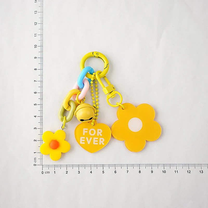 1 Stück Kreativer Schlüsselanhänger mit Blumen- und Herzanhänger in Bonbonfarben, Niedlicher Kleiner Blumen-Schlüsselring, Taschenanhänger, Accessoires – Detail 6