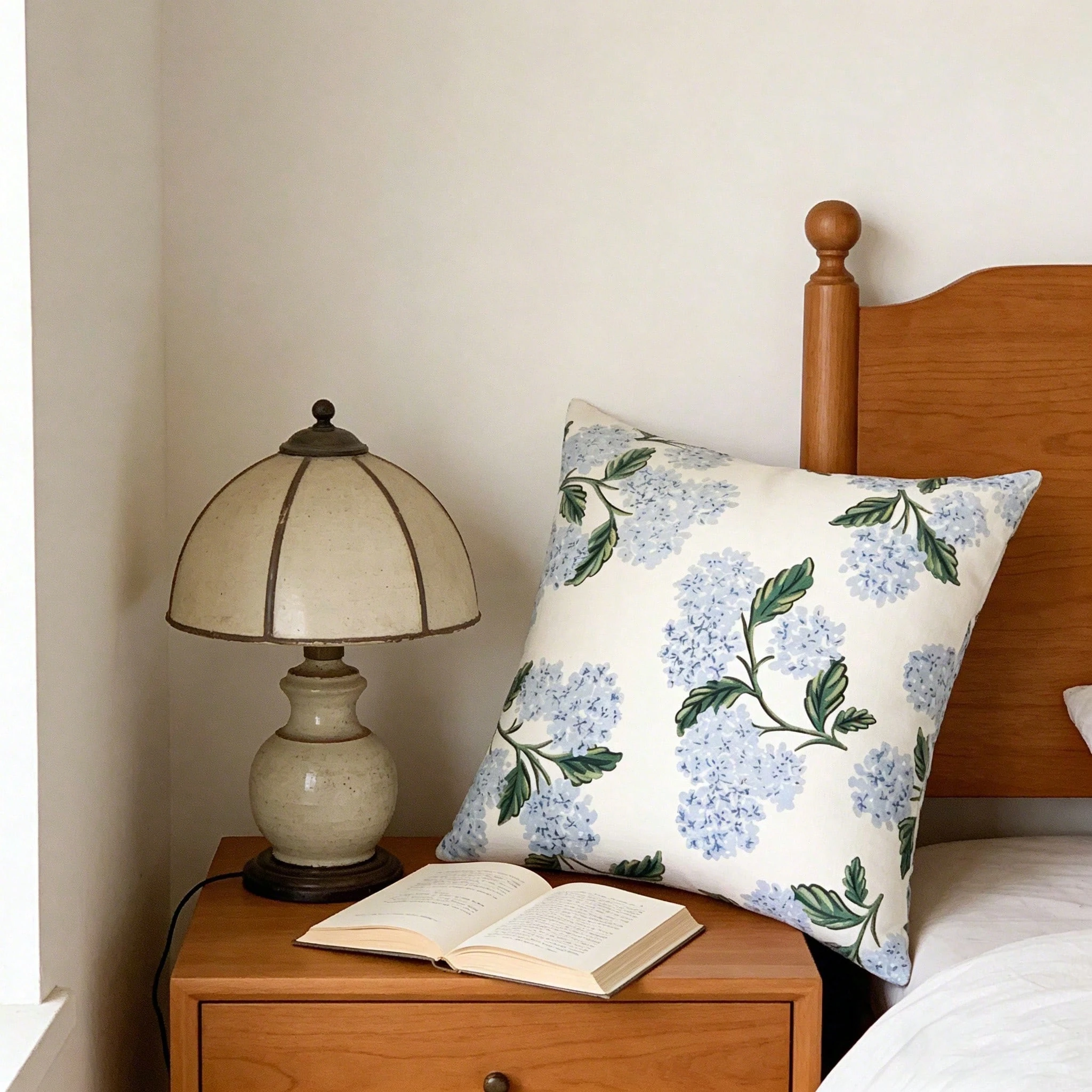 1pc Boho Floral Hydrangea Throw Pillow Cover 2D Double-Side Print Polyester Cushion Case for Home Sofa Car Office Outdoor Decor