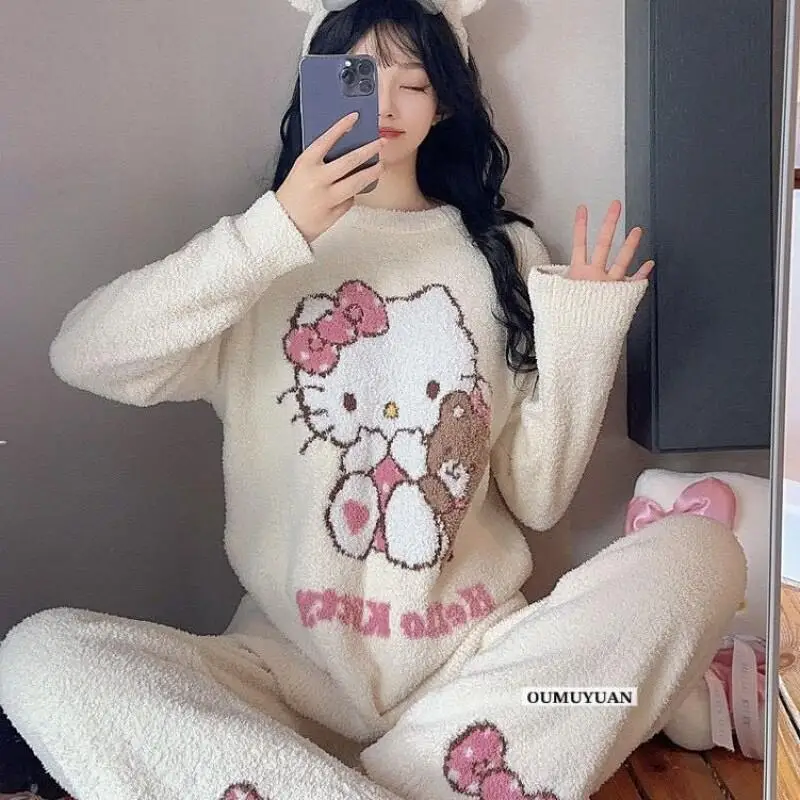 2023 neue Halb Samt Pyjamas für Frauen Herbst und Winter KT Katze Korallen Samt Verdickt Warme Mädchen Hause Kleidung Set Hallo Kitty