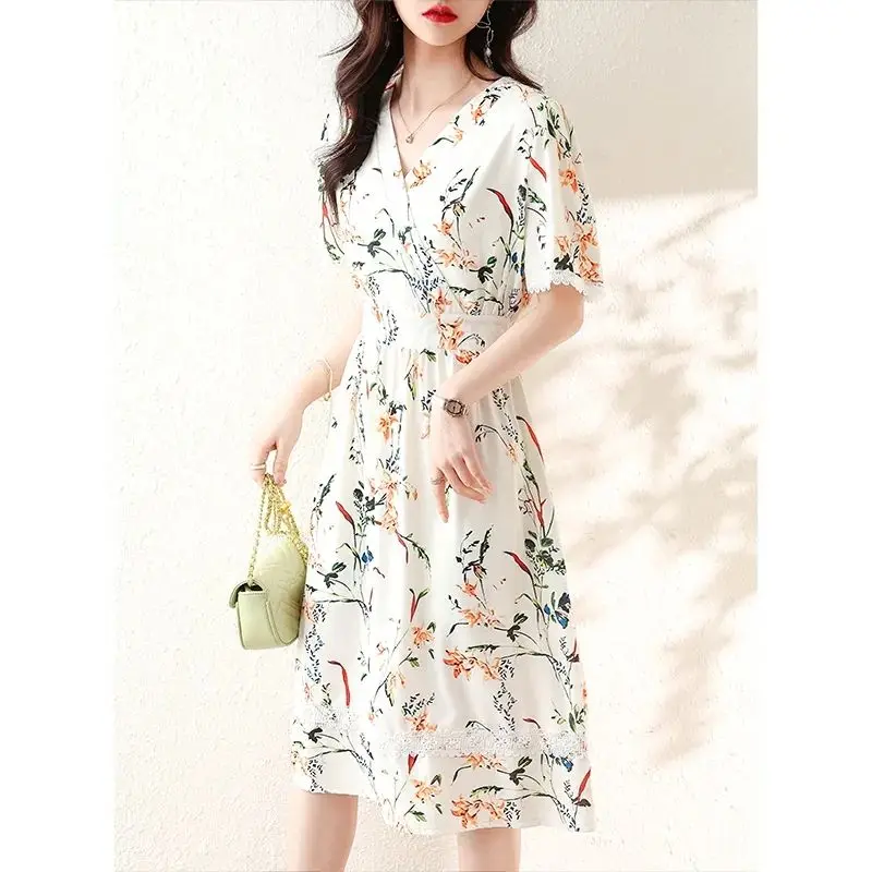 2024 Summer Korean Edition Minimalist Fashion Petal Sleep Plus Floral Dress V-neck Panel Women's Over Knee Dress Dress Length