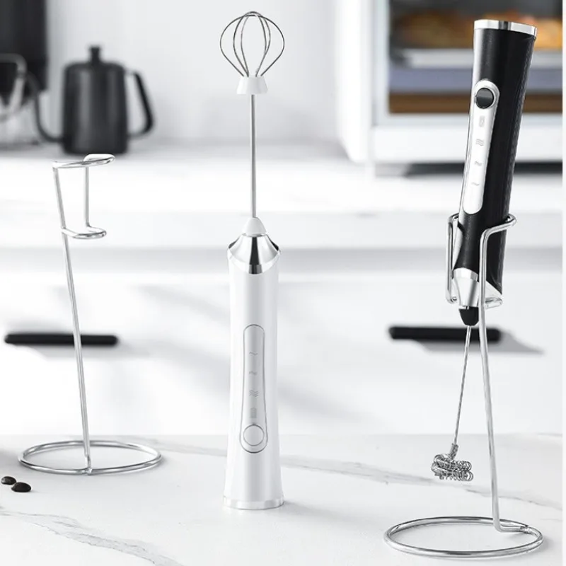 ハンドヘルドミルク泡立て器 コーヒー用 充電式電動ドリンクミキサー 3つのヘッド付き ワイヤレスコーヒー泡立て器 カプチーノや卵用