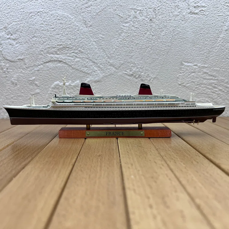 New product 1:1250 classic cruise ship model,simulation of luxury ship decorations,collection of gifts,wholesale