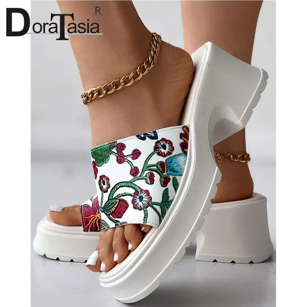 

Big Size 42 Brand Design Female Chunky High Heels Slides Fashion Flower Print Platform women's Slippers Casual Woman Shoes