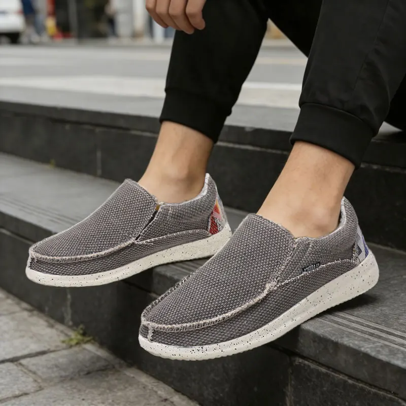 Men\'s stylish denim slip on loafers - breathable comfort for all day wear ，Lightweight design, no tie, easy to wear and take off