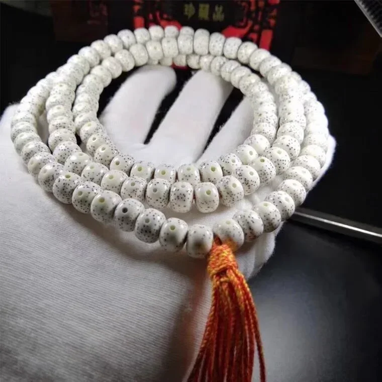 

Hainan Original Ecological Big White Star Moon Bodhi 108 Graduates Buddha Bead Bracelet Straight Cut Old Bucket Necklace