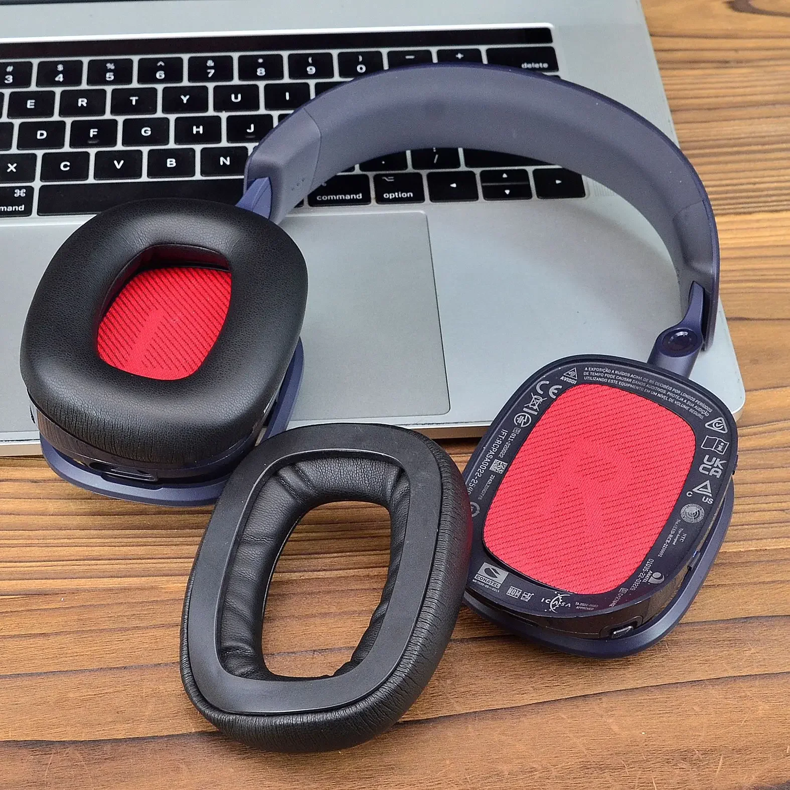 Ersatz-Lederhülle mit Kühlgel und magnetischer Anziehung für Logitech Astro A30 Kopfhörer, angenehm zu tragen. – Detail 5