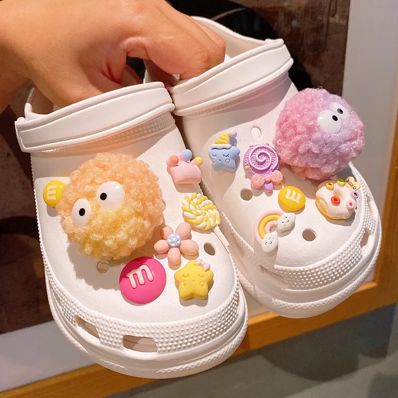 Cartoon Plush cute anime Clogs charms 3D stereShoe Flower Decorative Buckles Detachable For Clogs Decoration