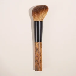 Yizhibi professional hand-made makeup brush face brush bevel pure red fox hair tiger skin sandalwood handle.