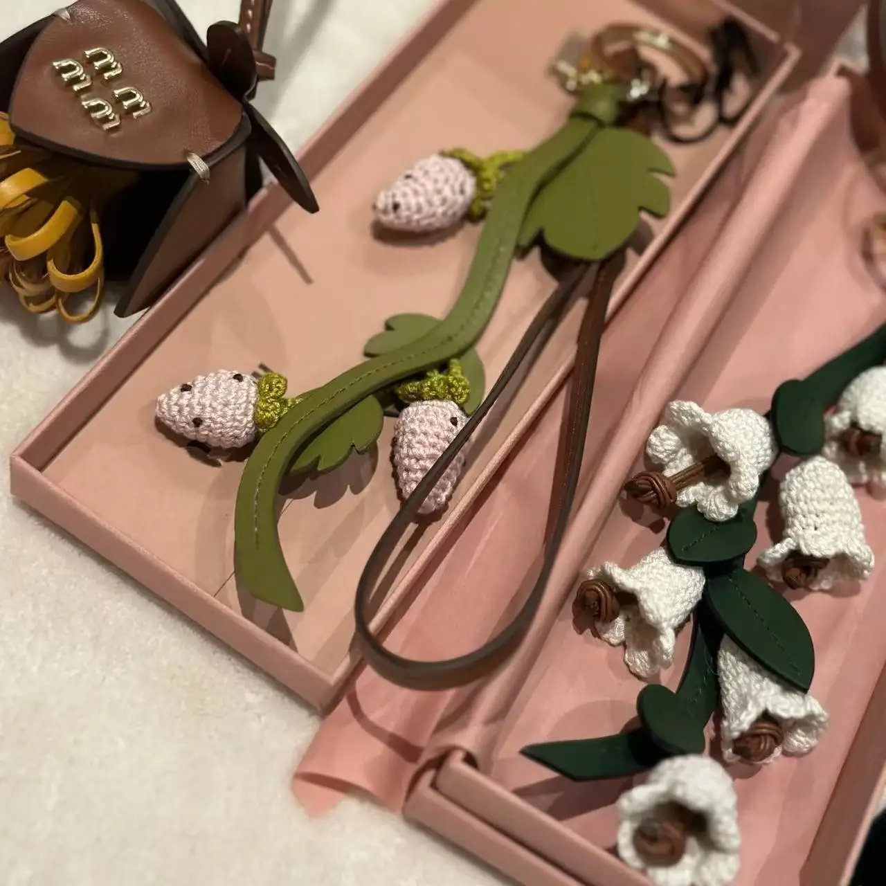 

Белая сумка «Конвалія», очаровательная кожаная сумка ручной работы из воловьей кожи, тканый цветок, кулон, вязаная высококачественная сумка, аксессуары, Рождественский подарок