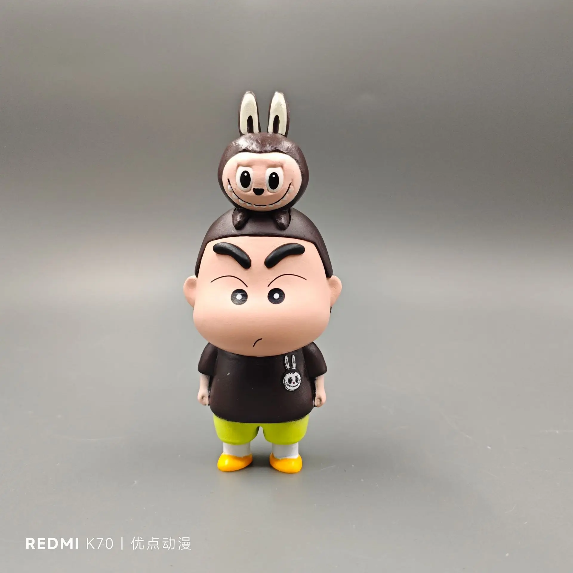 13cm Cute Cartoon Crayon Shin-chan Lying On Top Of His Head With Labubu Kawaii Desktop Decoration Model Kids Charm Hobby Toys