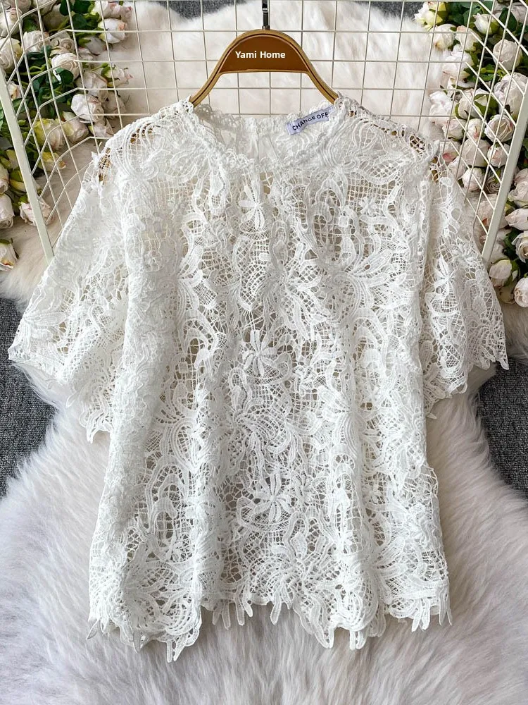 

Slimming Effect Hollow out Lace irt round Ne ort Sve Women's Loose Fit Top Korean Sle Commute Faion Summer 2025