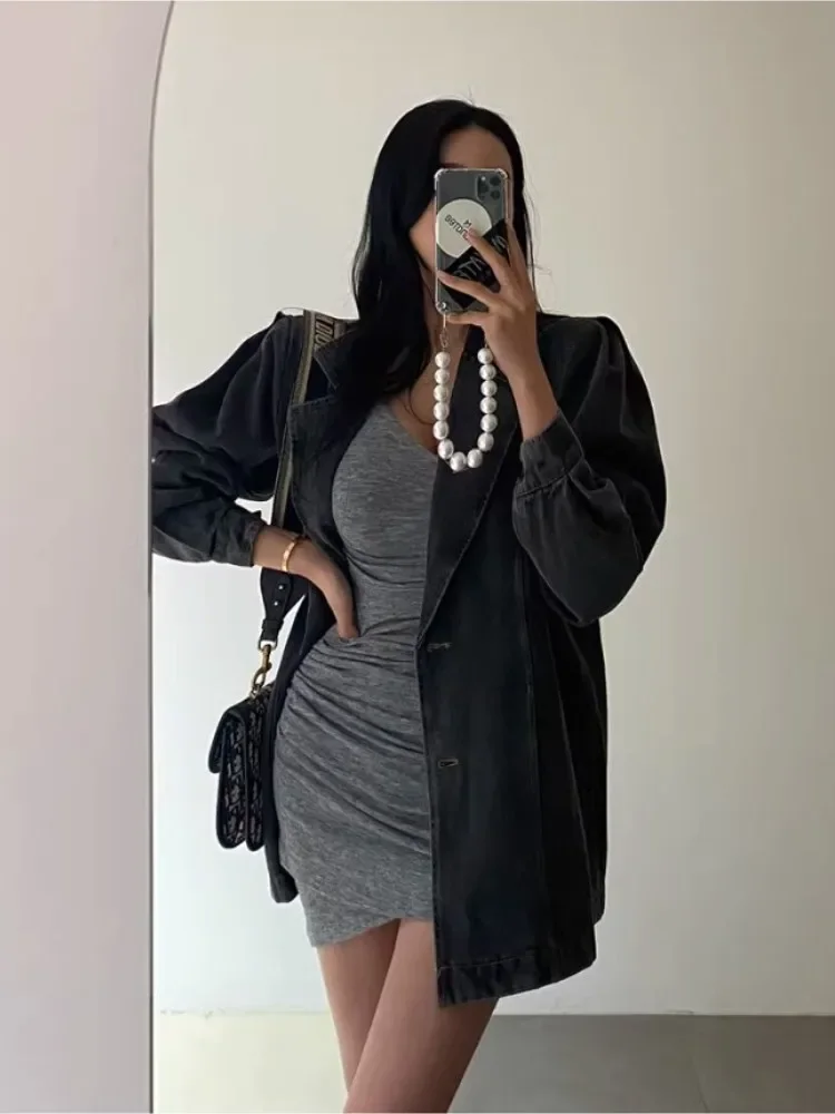 Retro Denim Suit Jacket For Women In Autumn, With A Relaxed Slit Design And A Washed Out Distressed Loose Fit