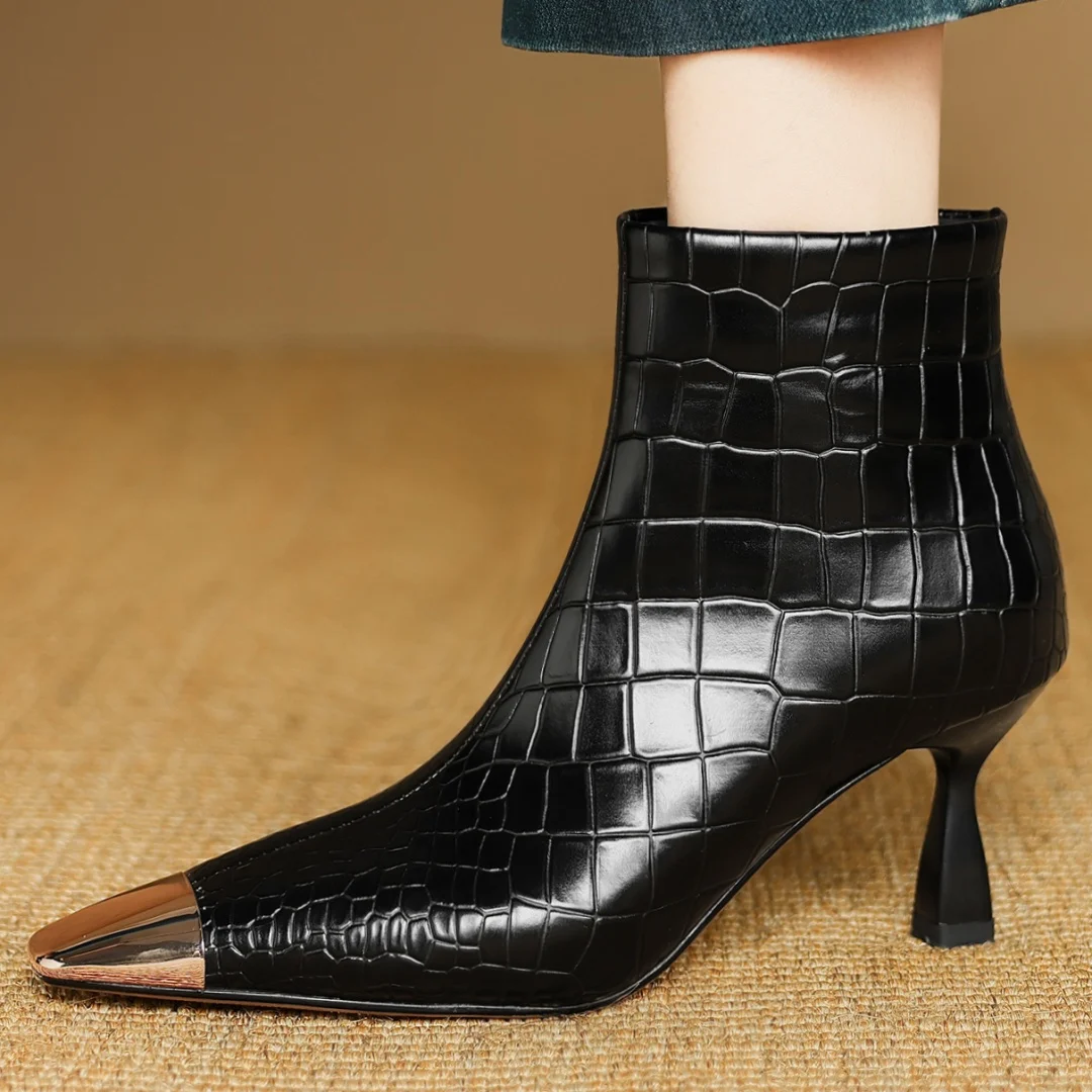 

Женские осенние ботильоны из натуральной кожи с каменным узором, металлическим квадратным носком и боковой молнией, элегантные женские короткие ботинки на тонком высоком каблуке 7 см