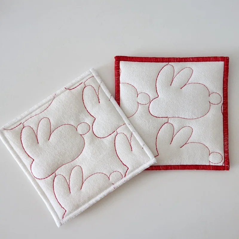Rotes Kaninchen Quilten Baumwolle Tasse Pad Tuch Anti-Verbrühungen Desktop Wärmedämmung Pad Foto Hintergrund Pad Tischset Untersetzer
