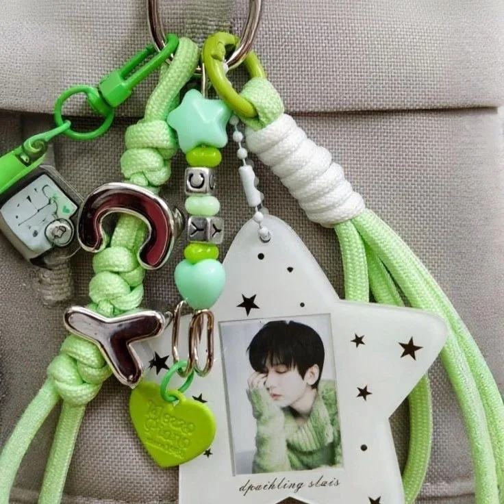 

Cheng Yi поддерживает подвески для косплея, вентиляторы, периферийные сумки, брелки, подвесные украшения для сумок.