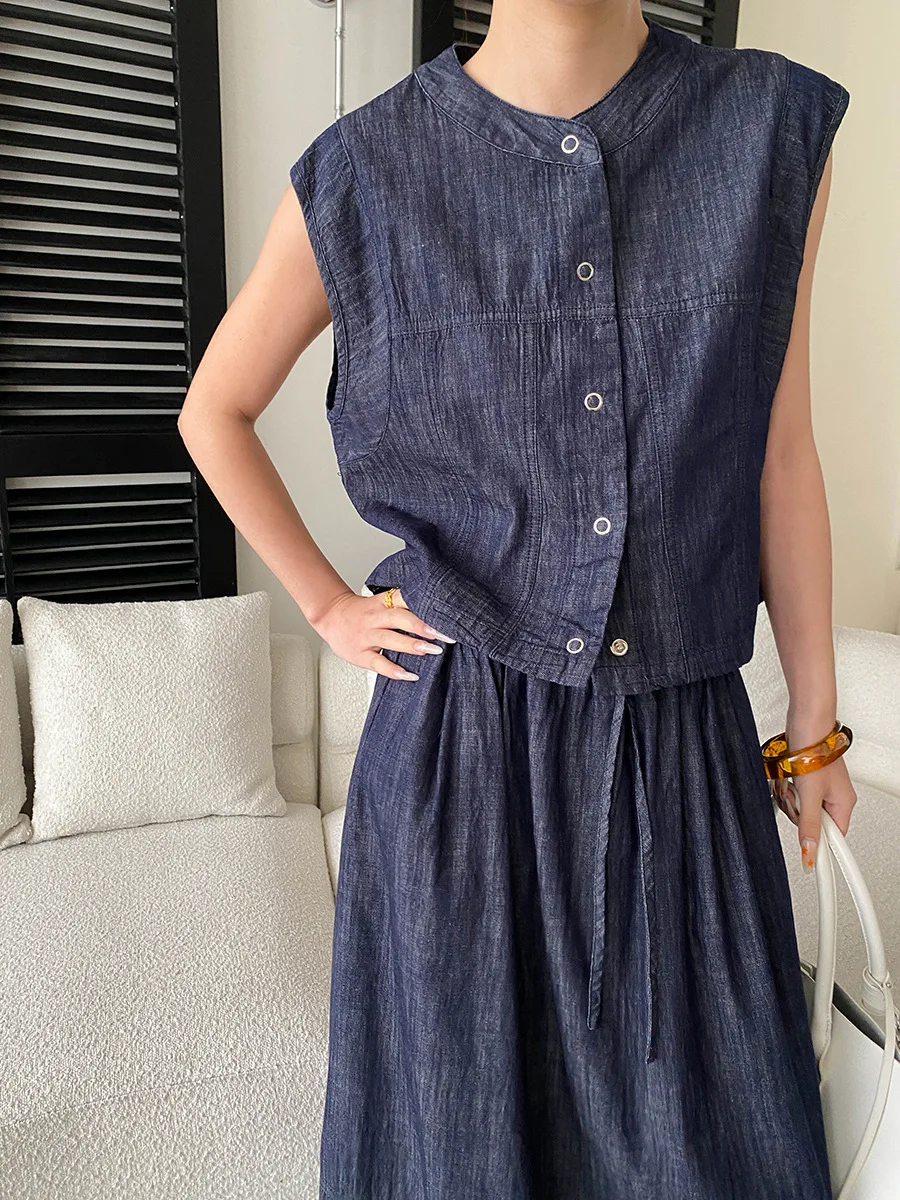 Frühlings- und Sommer-Damen-Set aus einfarbiger, retro-inspirierter, vielseitiger, ärmelloser Jeansweste mit Rundhalsausschnitt und Rock. – Detail 8