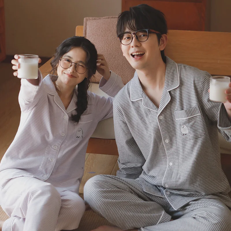 ชุดนอนผู้ชาย ชุดผ้ากำมะหยี่ผ้าฝ้ายแท้สำหรับฤดูใบไม้ร่วงและฤดูหนาว เสื้อคลุมขนาดบวกที่เรียบง่ายและทันสมัยสำหรับสวมใส่ในบ้าน